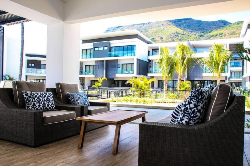 Latitude Luxury Seafront Suite Rivière Noire Zewnętrze zdjęcie
