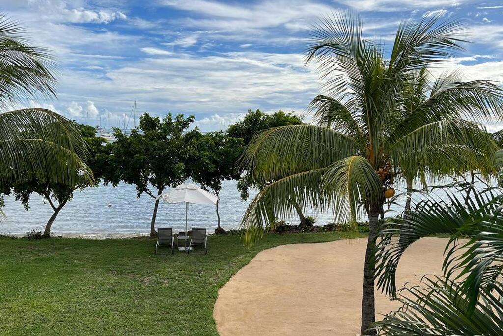 Latitude Luxury Seafront Suite Rivière Noire Zewnętrze zdjęcie