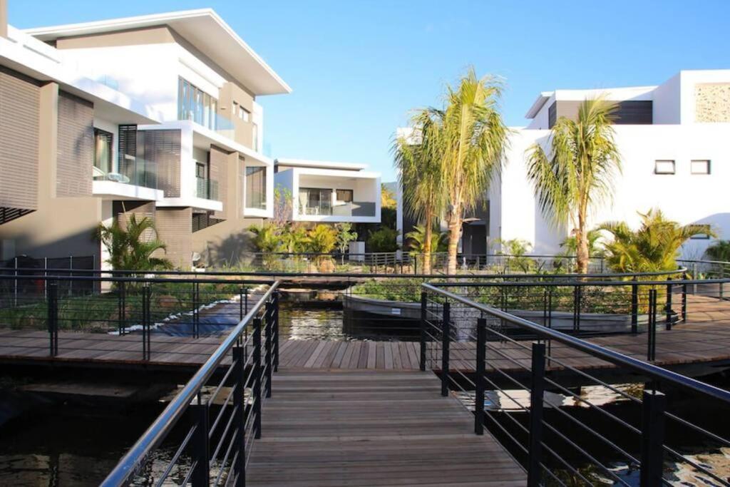 Latitude Luxury Seafront Suite Rivière Noire Zewnętrze zdjęcie