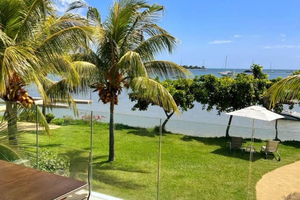 Latitude Luxury Seafront Suite Rivière Noire Zewnętrze zdjęcie