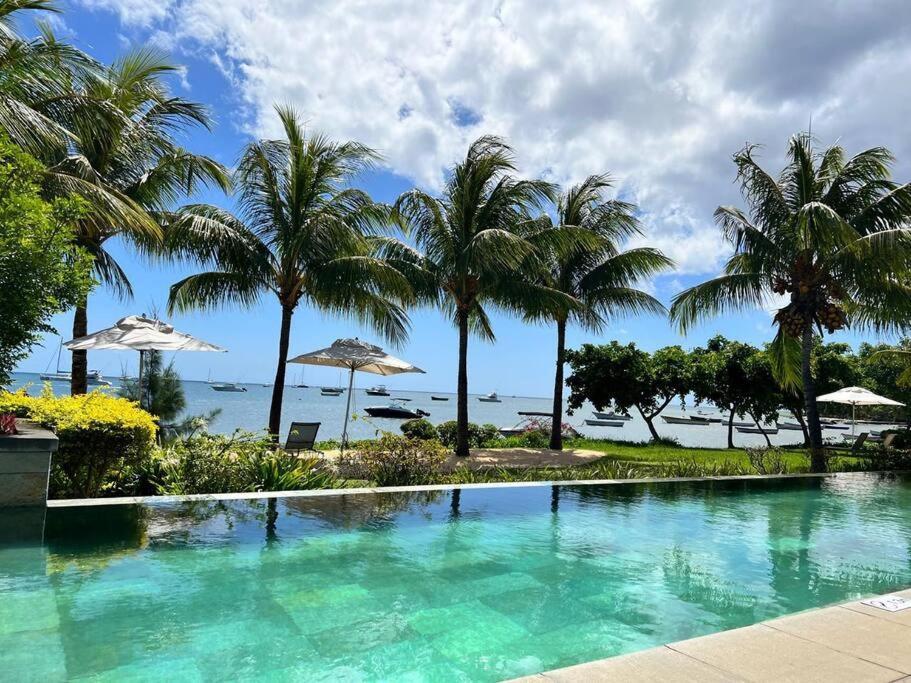 Latitude Luxury Seafront Suite Rivière Noire Zewnętrze zdjęcie
