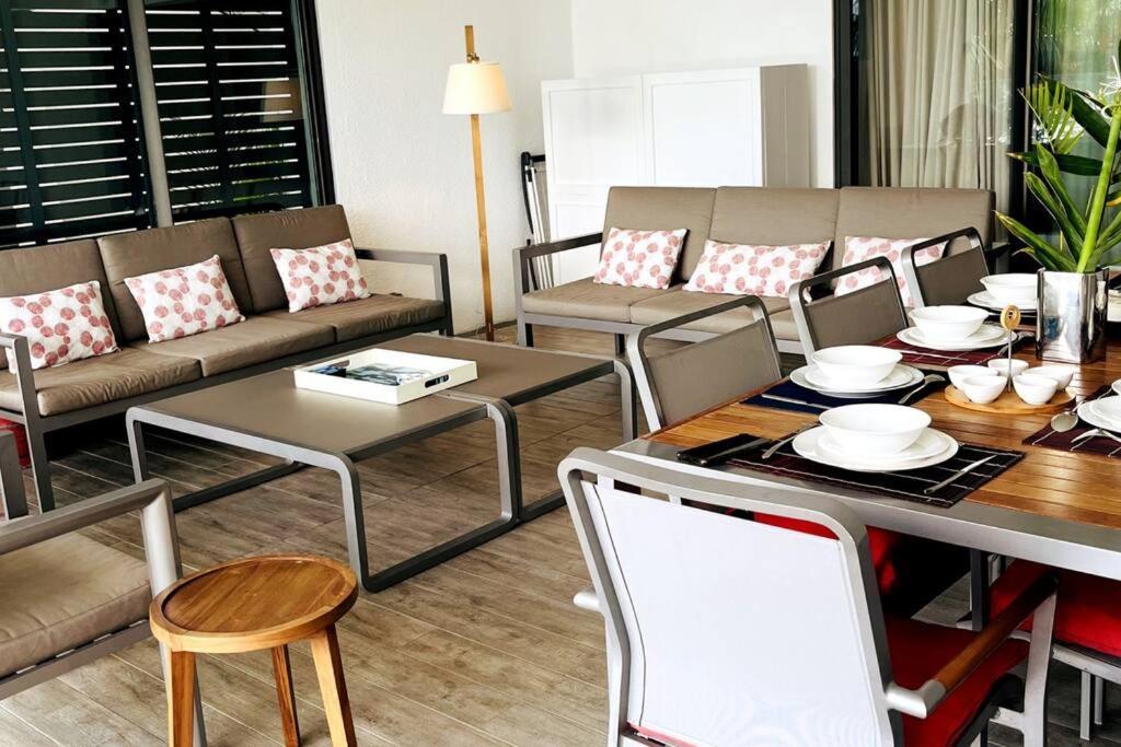 Latitude Luxury Seafront Suite Rivière Noire Zewnętrze zdjęcie