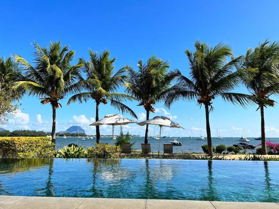 Latitude Luxury Seafront Suite Rivière Noire Zewnętrze zdjęcie