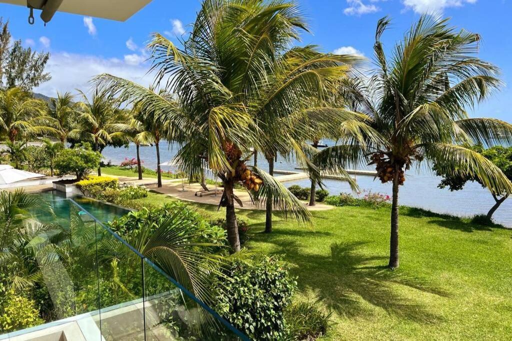 Latitude Luxury Seafront Suite Rivière Noire Zewnętrze zdjęcie